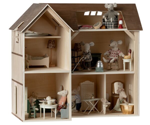 mouse hole farmhouse toy