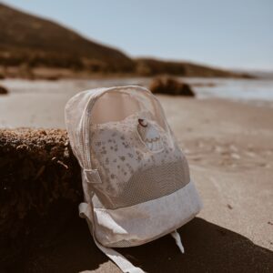 beach net backpack bouquet silhouette