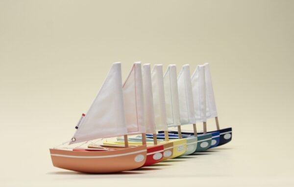 wooden boat toy le bachi glossy varnish