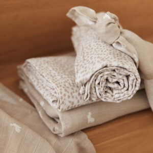 swaddle muslin dotted nougat